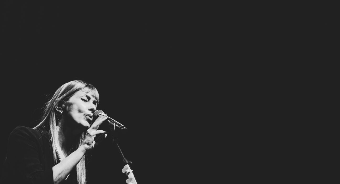 Suzanne Vega u Lisinskom 2023., foto: Dragutin Andrić (arhiva SoundGuardian)