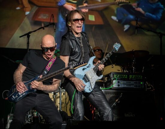 SatchVai (foto: promo, Jon Luini)