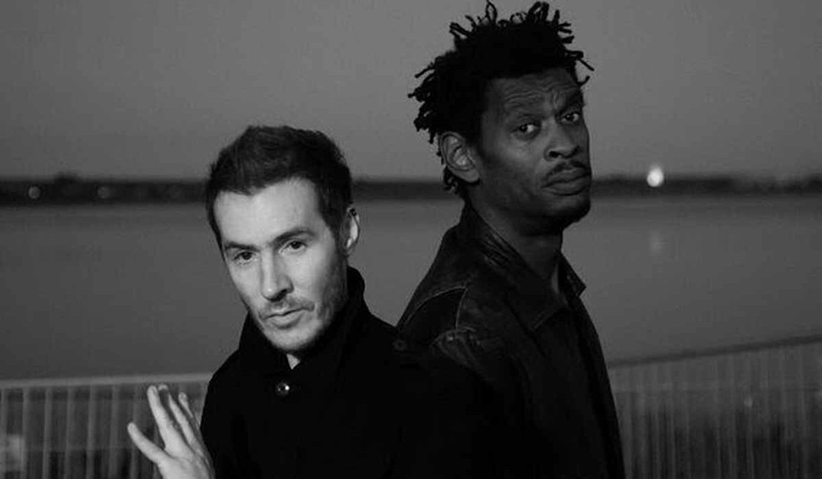 Massive Attack, promo foto