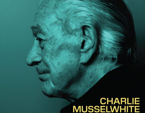 Charlie Musselwhite - Look Out Highway