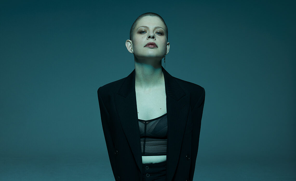 Sharon Kovacz, promo foto