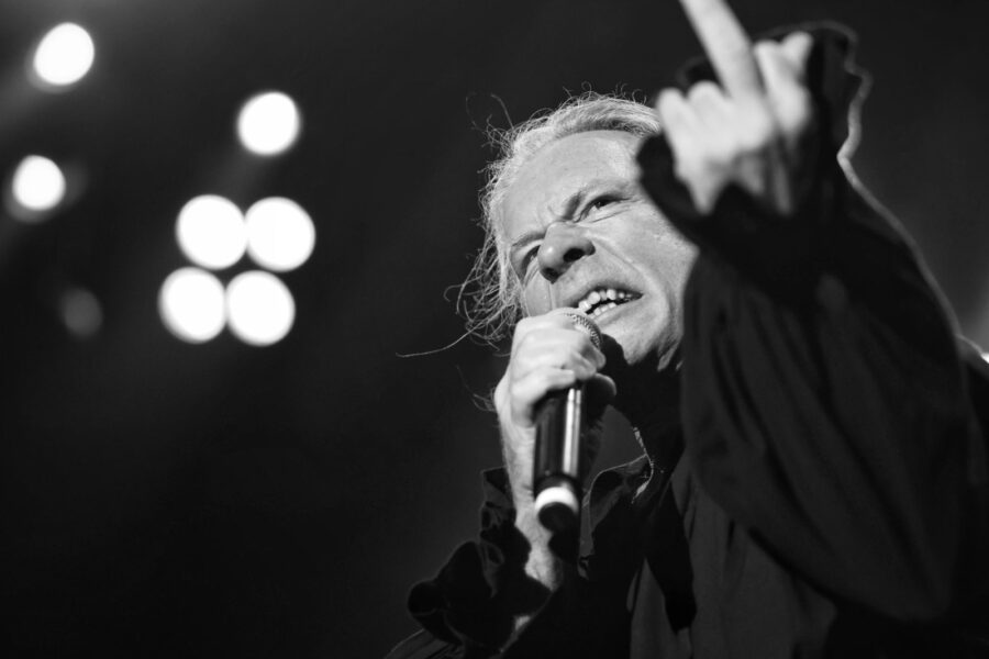Bruce Dickinson (Iron Maiden) u Areni Zagreb 2022., foto Branko Galičić (arhiva SoundGuardian)