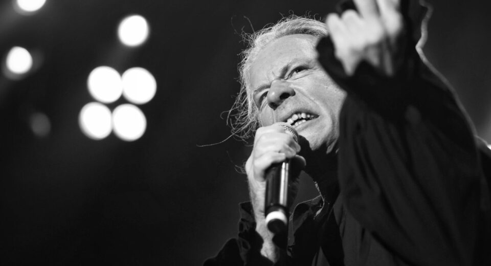 Bruce Dickinson (Iron Maiden) u Areni Zagreb 2022., foto Branko Galičić (arhiva SoundGuardian)