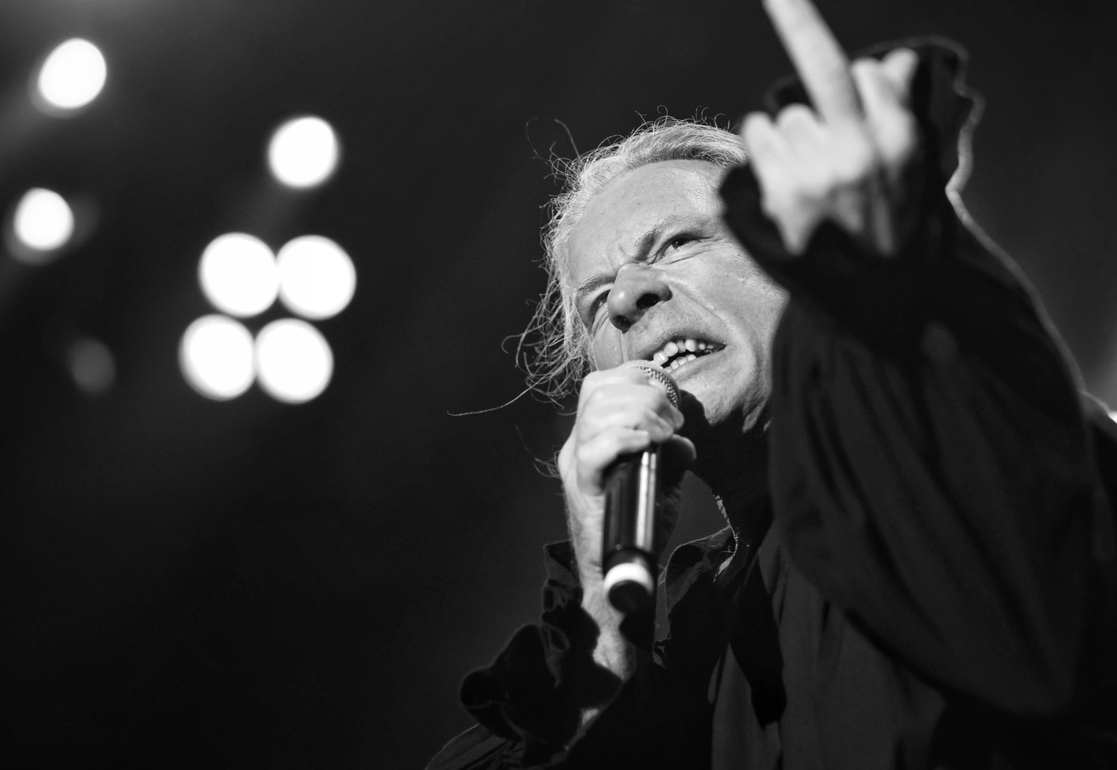 Bruce Dickinson (Iron Maiden) u Areni Zagreb 2022., foto Branko Galičić (arhiva SoundGuardian)