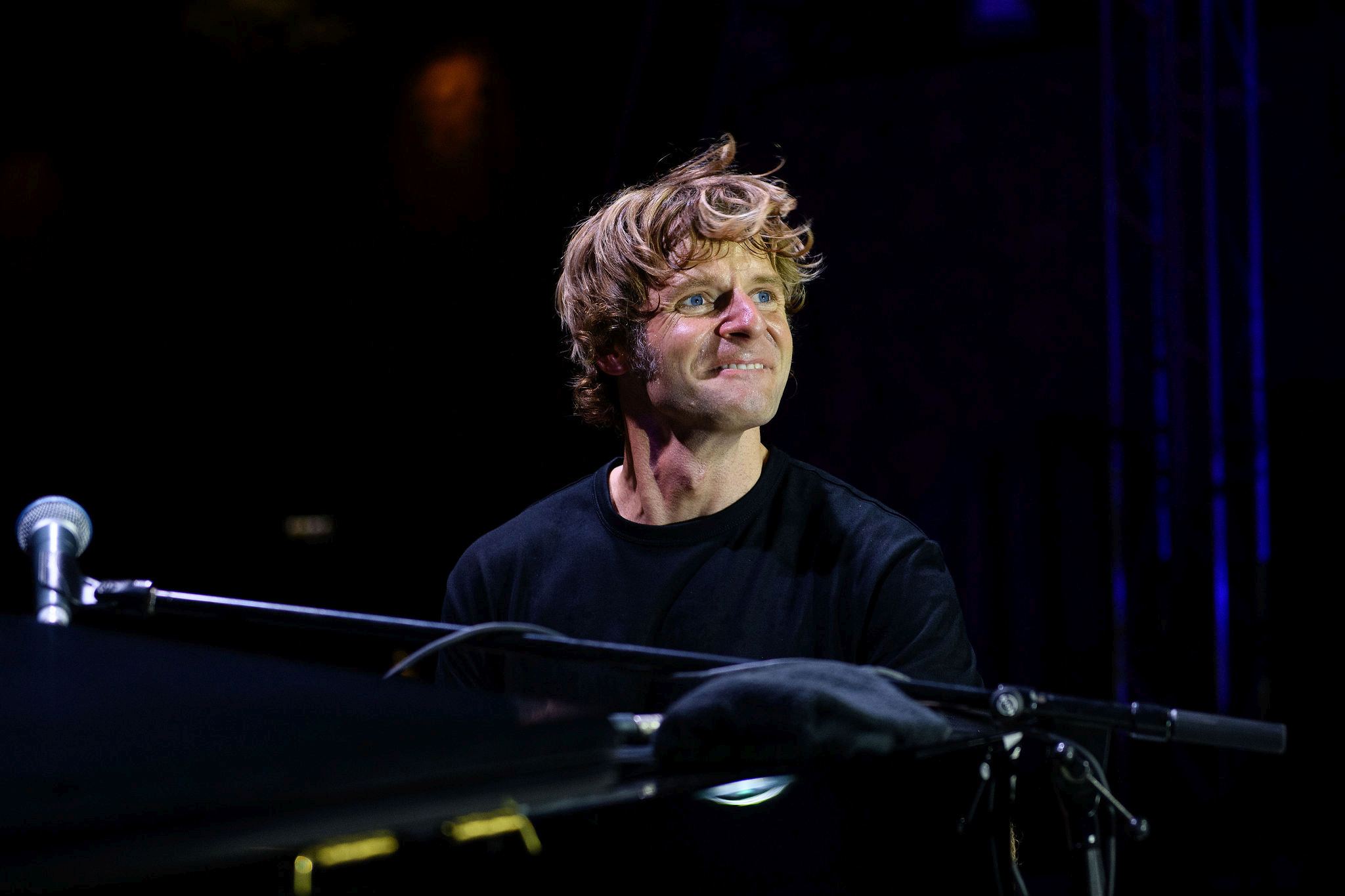 Zvjezdan Ružić - Performing A Storm in a Teacup, promo foto