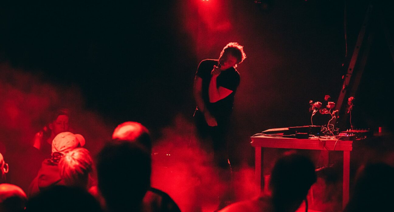 Neon Lies (foto: promo)