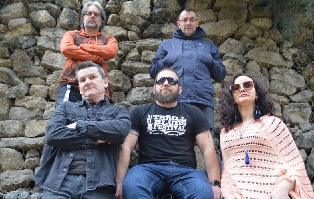 4 Hombres & Flowery, Press photo