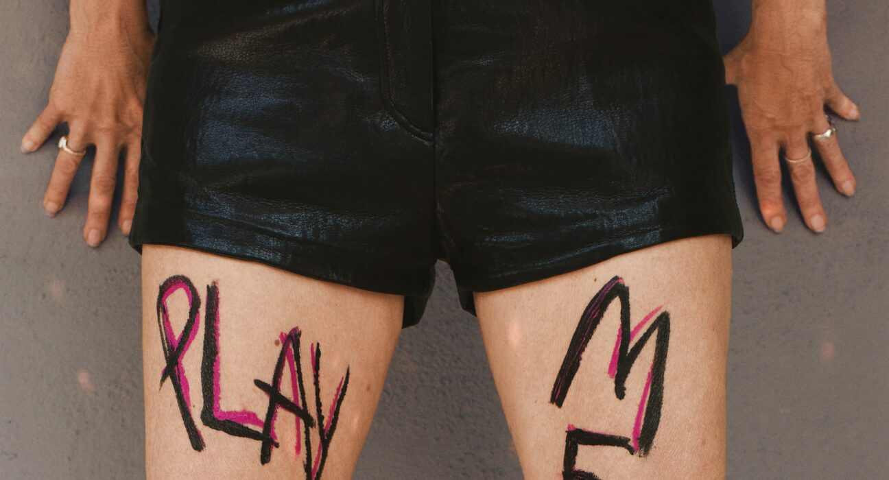 Kim Gordon - Play Me - Packshot