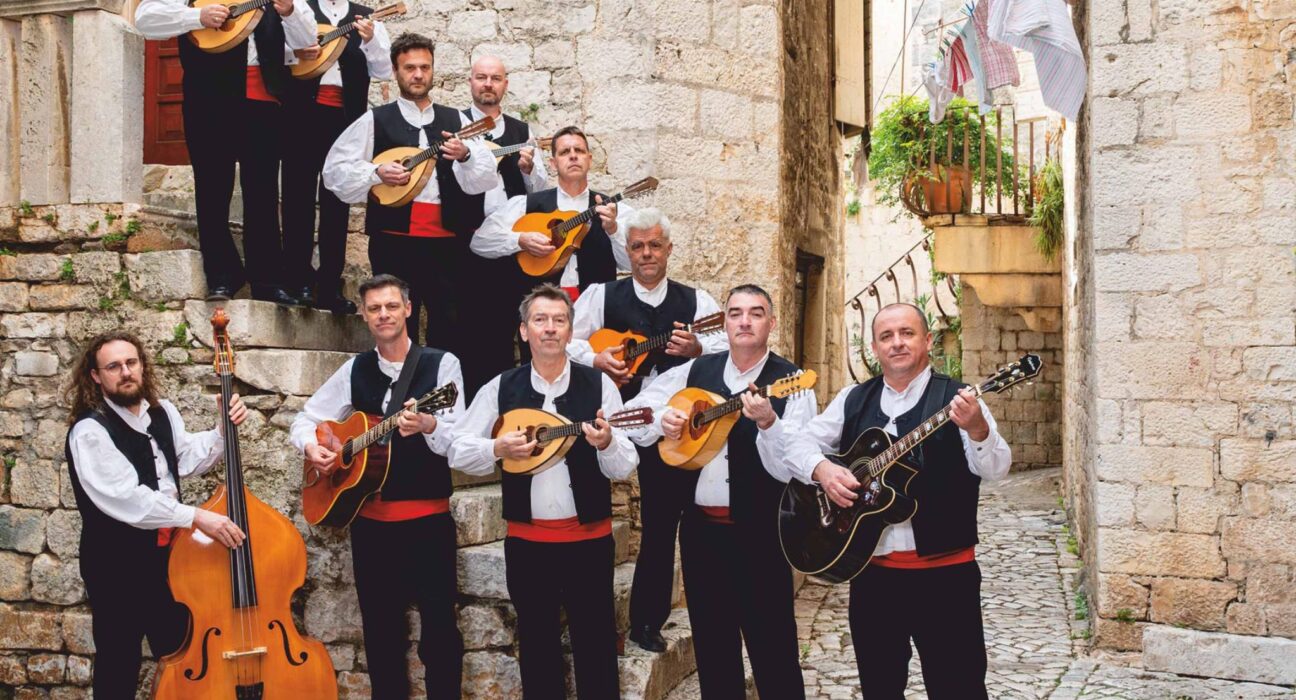 Mandolinski orkestar KUD Kvadrilja - Tradicijski plesovi srednje Dalmacije