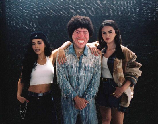 BENNY BLANCO, SELENA GOMEZ i BECKY G, promo photo by Universal Music