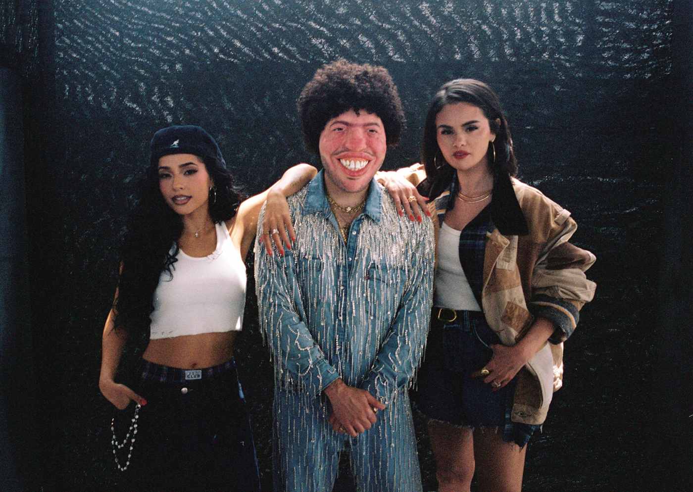 BENNY BLANCO, SELENA GOMEZ i BECKY G, promo photo by Universal Music